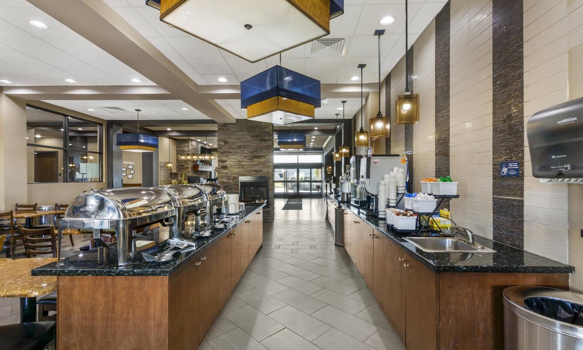 Williston Hotel | Best Western Plus Williston Hotel & Suites