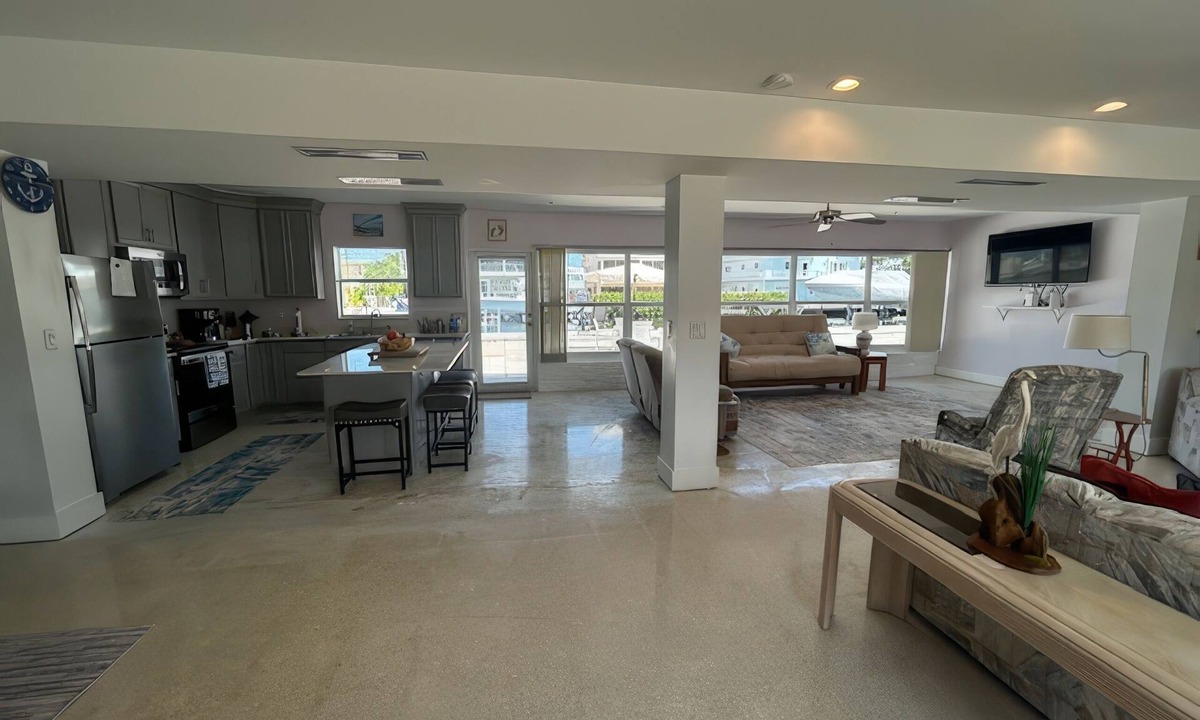 Venetian Shores House | Comfortable, Spacious 3-BR, 2-BA-1 level home- DEEP dock on canal, Islamorada