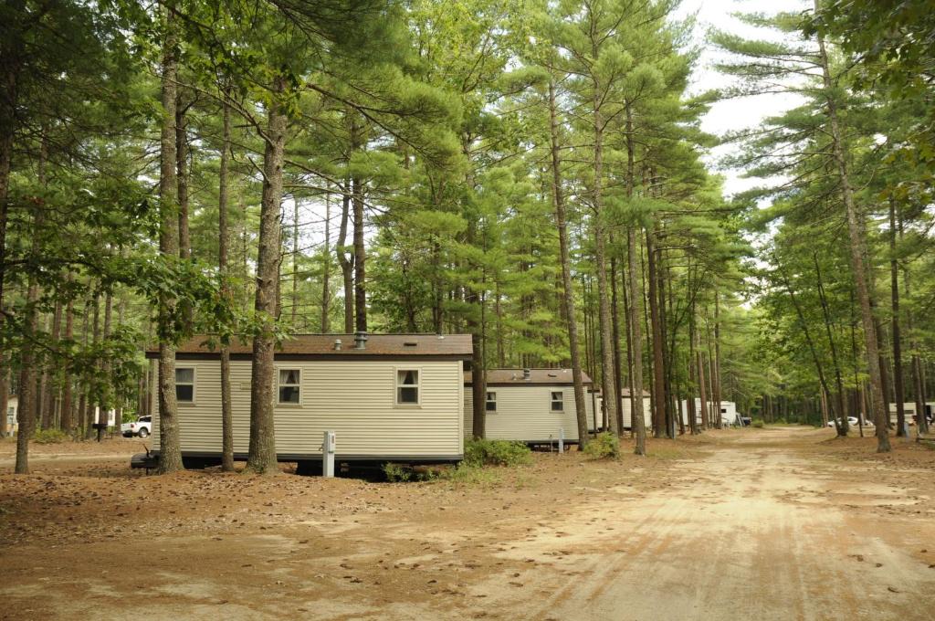 Rochester Resort | Gateway to Cape Cod Vacation Cottage 4