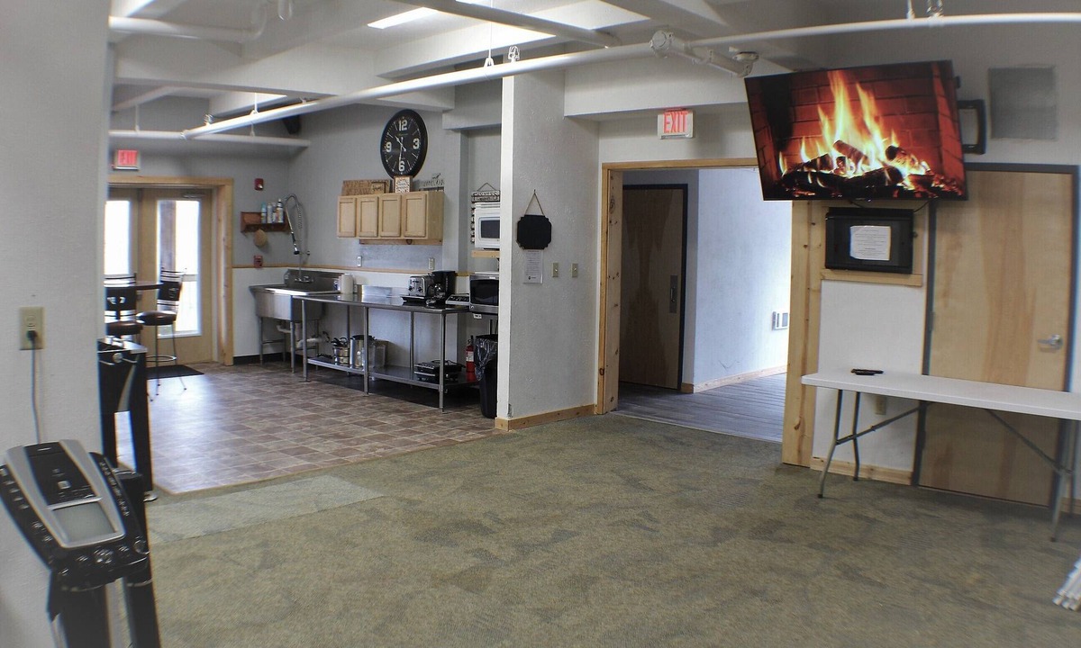 Southcrest Cabin | Large Group bunkroom sleeps up to 69