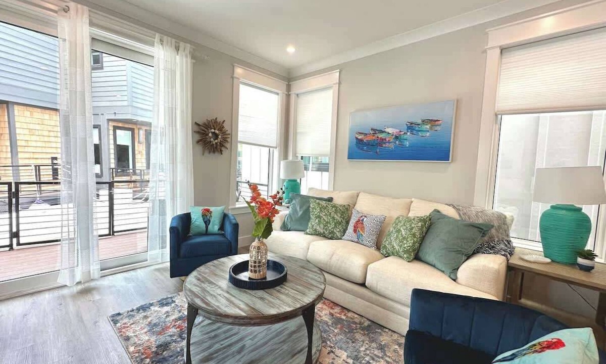 River District Boat Rental | Paradise at The Cove Riverwalk Villas
