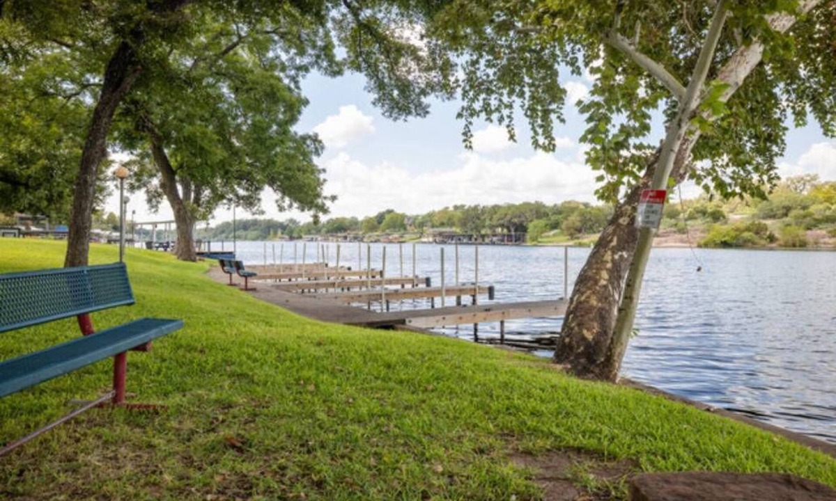 Burnet RV Rental | RV Site - Pull Through 41