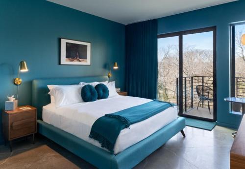 Round Rock Original Plat Hotel | The Ruby Hotel