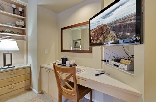 Century West Hotel | 28 m² Hotel ∙ 1 bedroom ∙ 2 guests