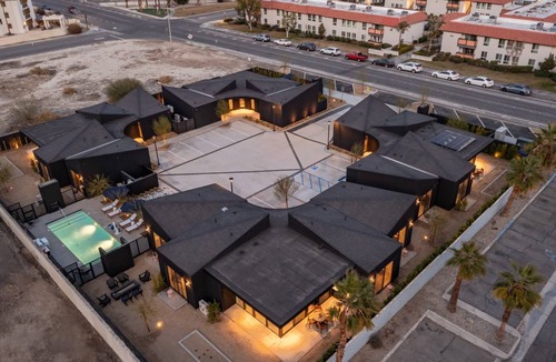 Downtown Palm Springs Hotel | 83 m² Hotel ∙ 1 bedroom ∙ 2 guests