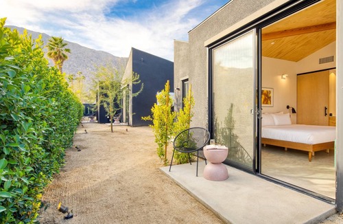 Downtown Palm Springs Hotel | 83 m² Hotel ∙ 1 bedroom ∙ 2 guests