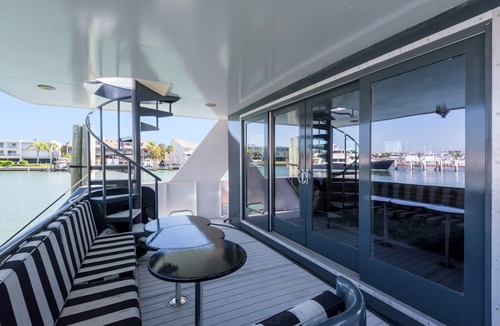 South Pasadena Boat Rental | 84’YACHT, DEEP FALL DISCOUNTS,KING BEDS,MASSAGES,CHEF,KAYAKS,SUP