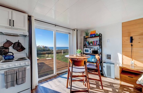 Yachats Apartment | Beachcomber: Beachfront Escape Unit #2