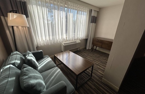 Plainview Hotel | Best Western Premier Plainview-Long Island Hotel