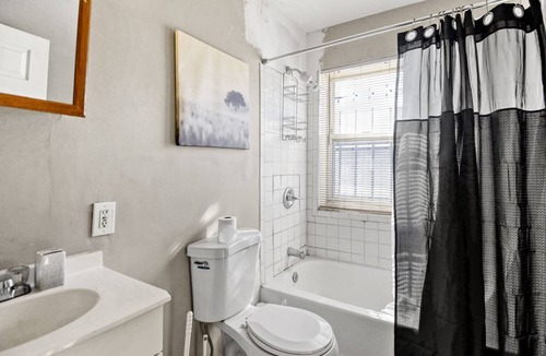 Downtown Baltimore Apartment | Charming Baltimore 1BR Steps from Hopkins
