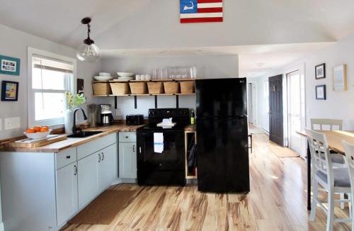 Dennis Port House | Charming Cape-Cod Cottage by Summer