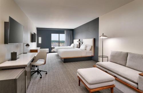 Ames Hotel | Courtyard Ames
