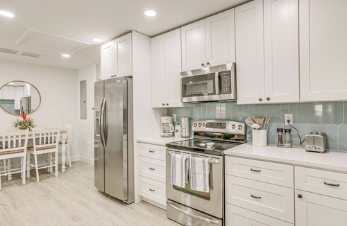 Juno Ridge Cottage | Heated Pool + Backyard: North Palm Beach Retreat!