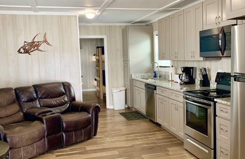 Venice Boat Rental | Houseboat at Venice Marina (Front Row View) w/Ice Machine