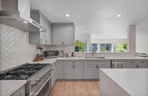 Three Rivers House | Modern Riverfront Retreat w/Arcade, Golf, & Pool Table