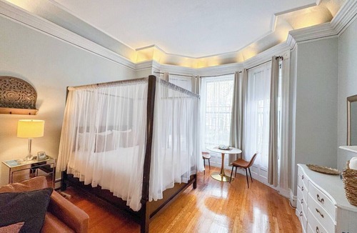 Back Bay Apartment | Oversized Studio in Back Bay