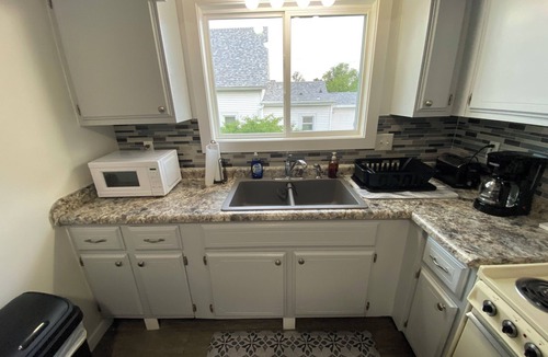 Cedar Rapids Apartment | Relaxing Space