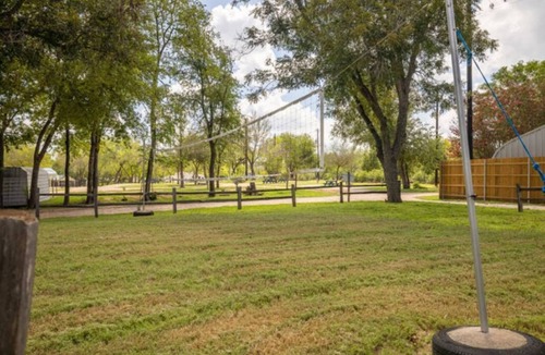 Burnet RV Rental | RV Site - Pull Through 37