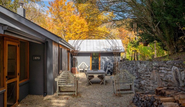 Agern Cottage A peaceful mountain retreat, close to hiking, biking and Asheville