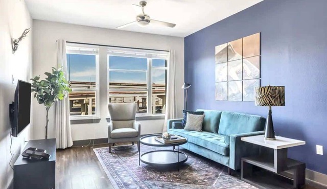 Boulevard Stays Dashing 1BR Suite Pool, Parking Gym I