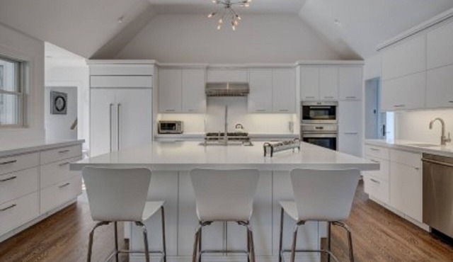 Bridgehampton outdoor tv&fireplc