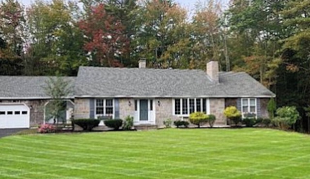 Coastal Retreat-Heated Saltwater Pool, Hot Tub & Sauna, 1 mile walk to the Ocean