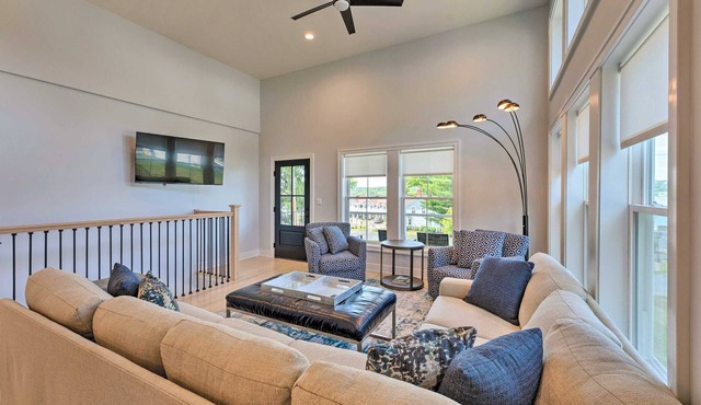 Como Vista – Modern 5 BDR Across from Lake!