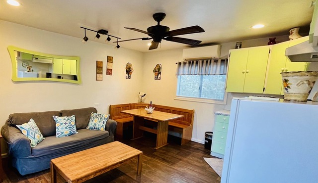 Cozy Studio with wifi & full kitchen