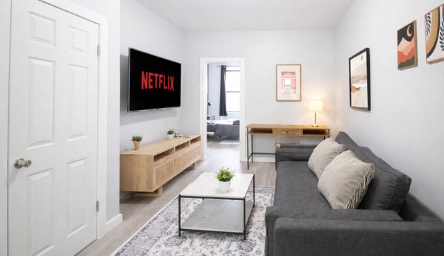 𖡡 First Street Flat - 1BR Apt just 15 Min to NYC