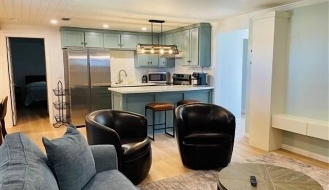 Fully Remodeled 2 bdrm, 2 bath Home. Near Boat Launch, Bait Shops & Restaurants.