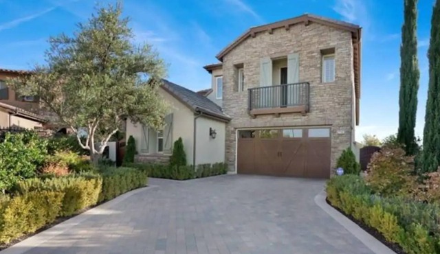 Gorgeous home with amazing views & community pool!