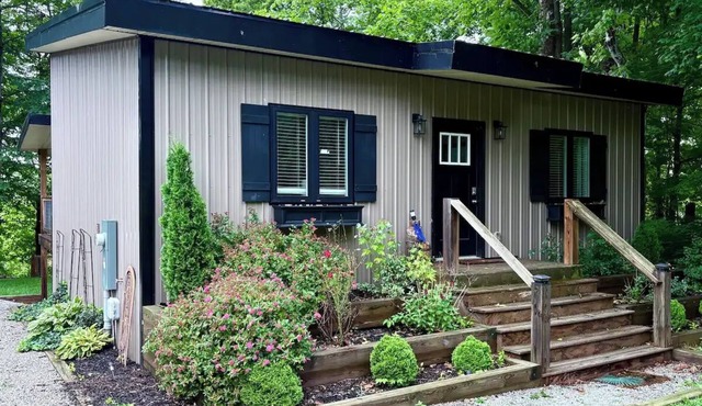 Lakefront Retreat: Fishing, Kayaks, Fire Pit & Bourbon Trail