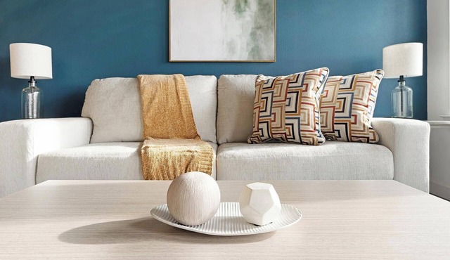 Landing | Chic 2BD, Pool, Gym