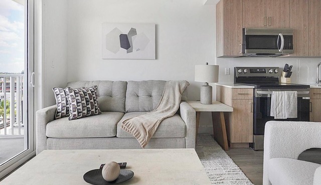Landing | Spectacular 2BD, Gym