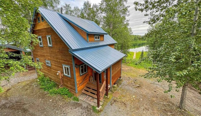 Luxury Lakefront Retreat | Sauna, Dock & Kayaks