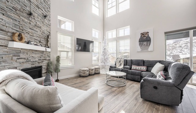 Modern Lake-View Escape in Hideout Near Park City Utah