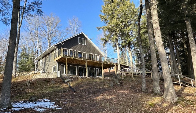 New Build Lakeside Retreat + Snowmobile Trail 1.4m + Ice Fishing + Dog Friendly