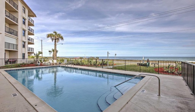 Oceanfront Ormond Beach Condo w/Pool Access! in Ormond Beach