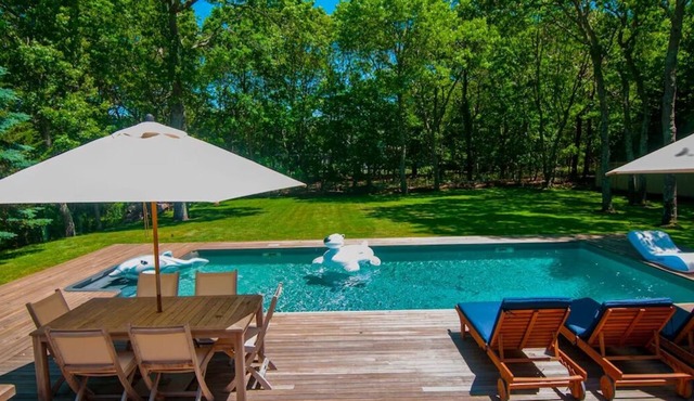 Private Hampton Home-Wainscott