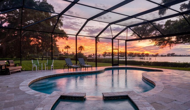 ⚓Private Waterfront Retreat with Heated Pool, Spa, Games & Sunset Views⚓