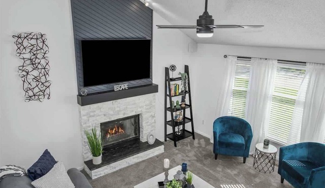 Quiet Spacious Home w/Pool Table,Families or Pets