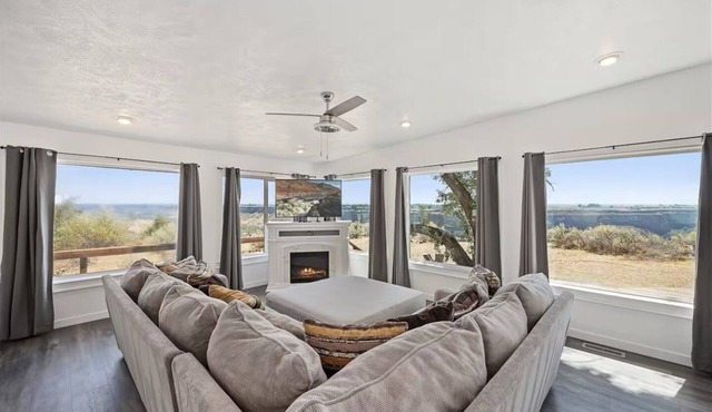 Rimview Haven: Hot Tub, Waterfall Trail & Golf!