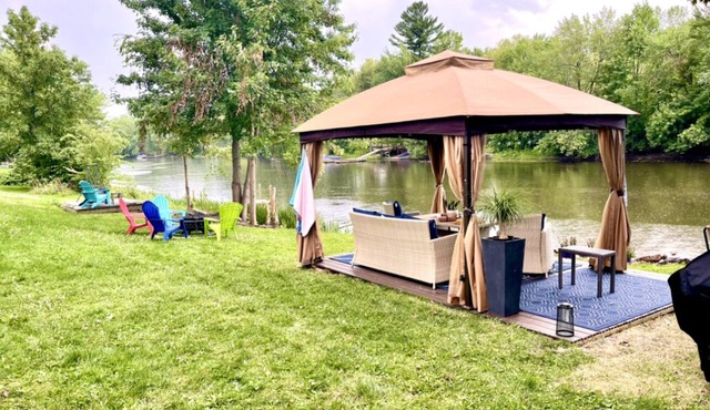 Riverfront Cottage and Cabana. 3-bedroom, 2 bath on the Lazy, Great Chazy, River