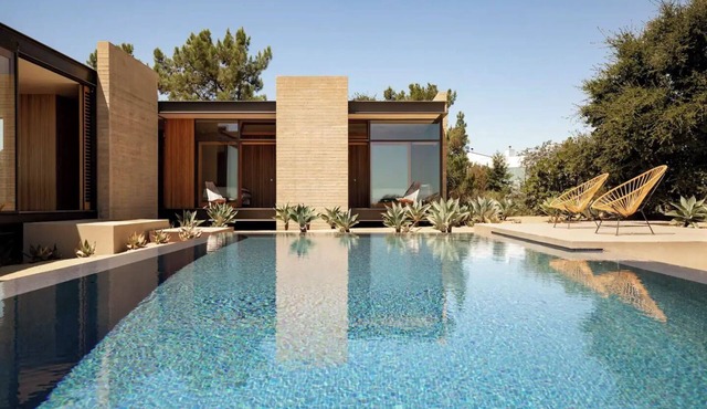 Saddle Peak House