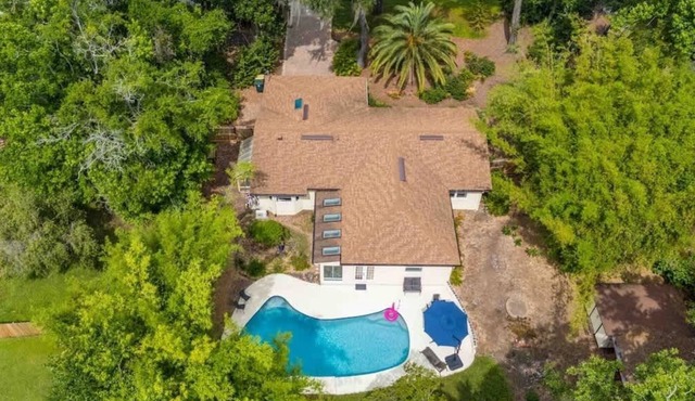 Sherylee's Poolside Retreat | Team Joseph Ellen
