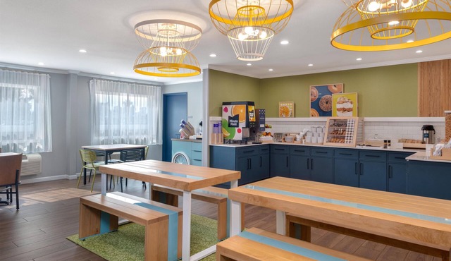 Spark by Hilton Springfield Eugene