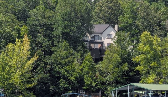 The Cove At Smith Lake – Lakefront Retreat