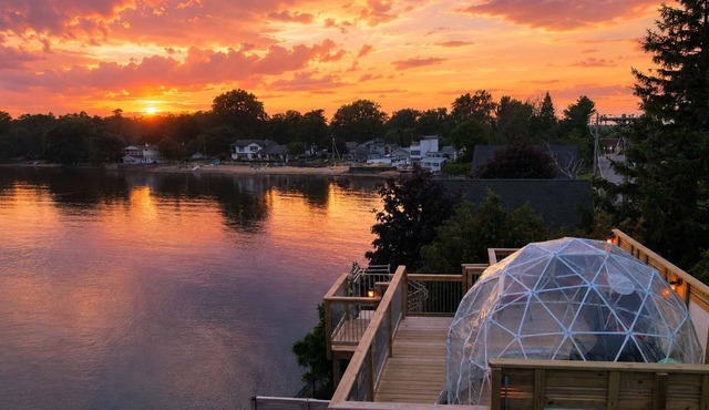 Tramonto Paradise on the Lake Hot Tub Pet Friendly