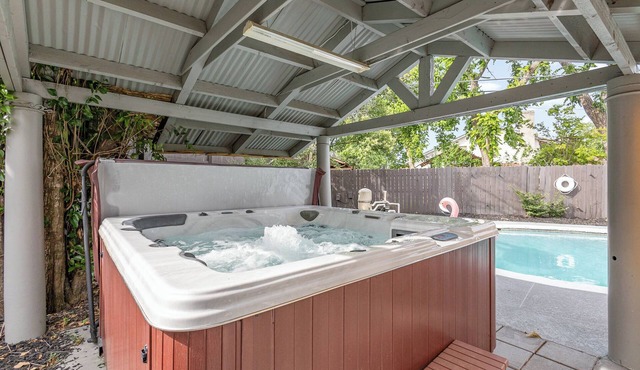 Unique 5-bedroom house in beautiful Garland with AC