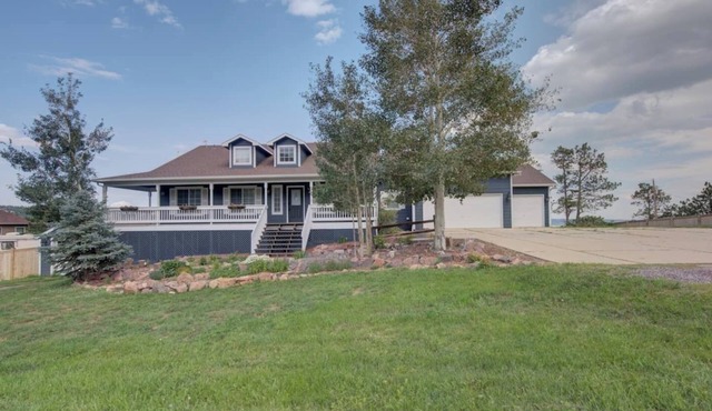 Upper Unit: Raspberry Mountain Family Farmhouse